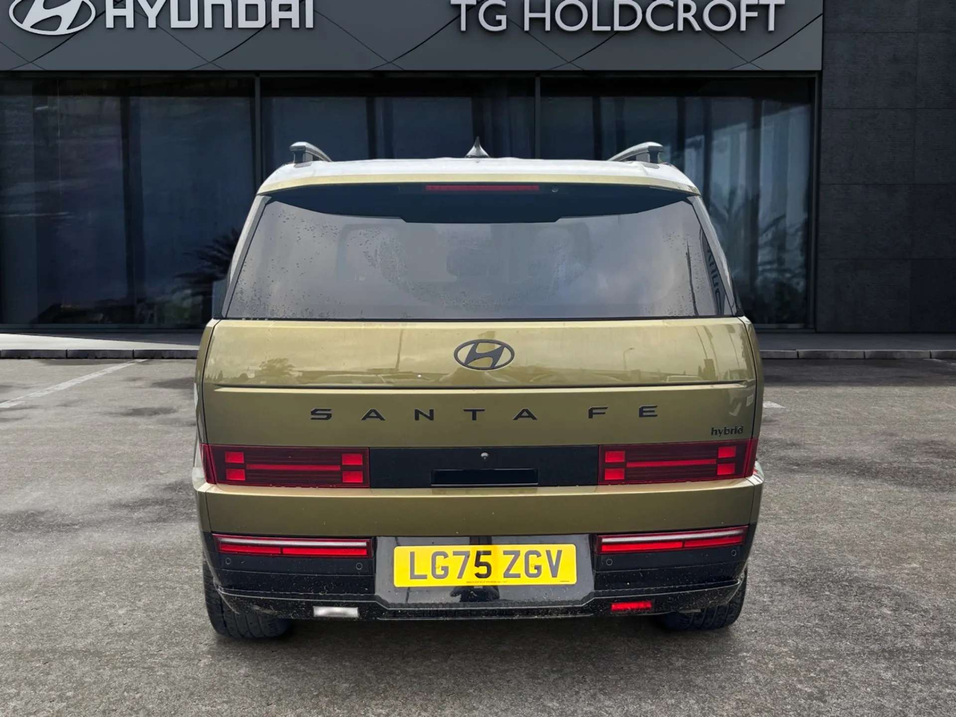 A 2025 HYUNDAI SANTA FE 1.6 TGDi Hybrid Calligraphy 5dr 4WD Auto - ZERO DEPOSIT FINANCE AND CASHBACK AVAILABLE A 2025 HYUNDAI SANTA FE 1.6 TGDi Hybrid Calligraphy 5dr 4WD Auto - ZERO DEPOSIT FINANCE AND CASHBACK AVAILABLE