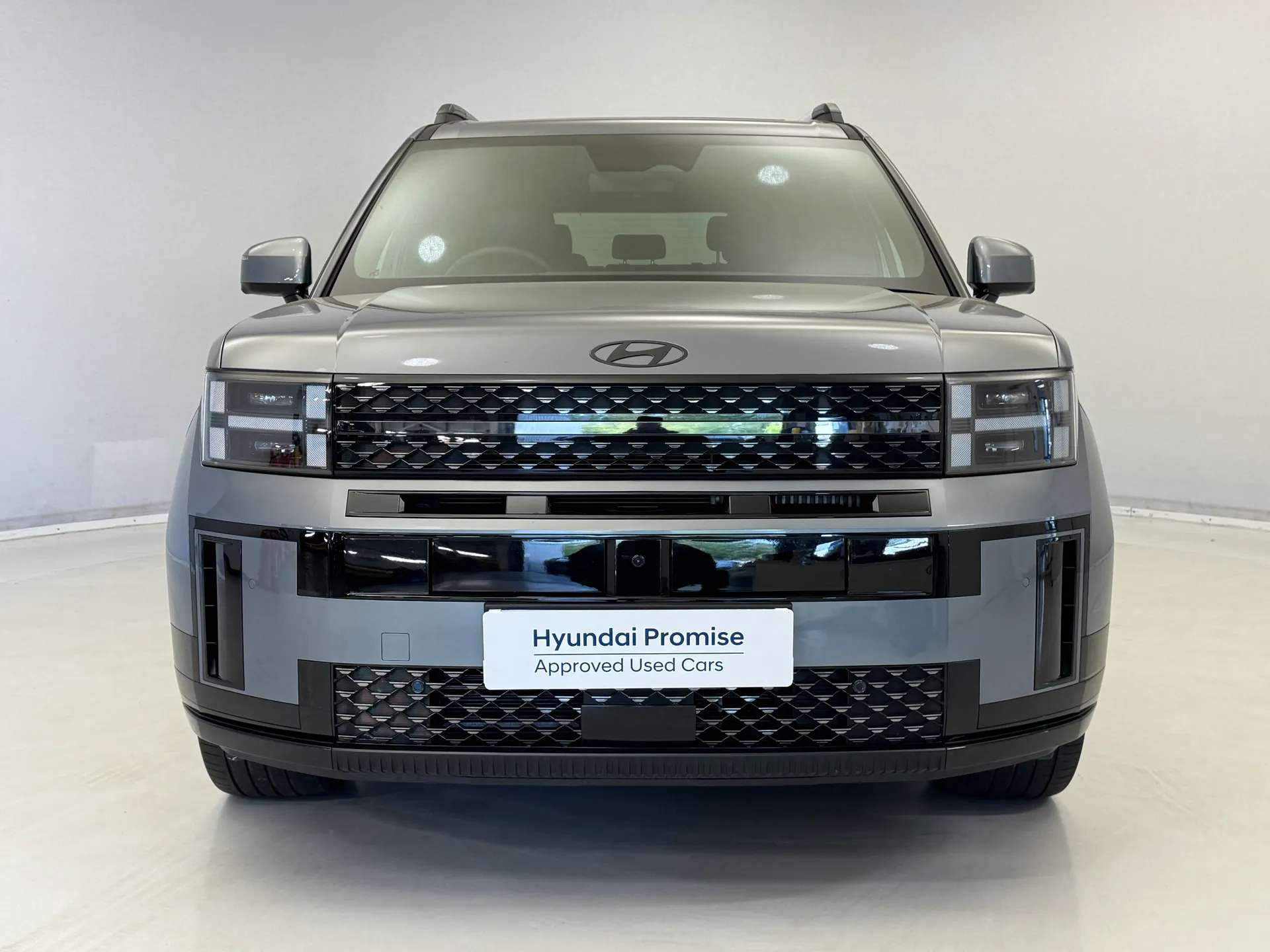 A 2025 HYUNDAI SANTA FE 1.6 TGDi Hybrid Calligraphy 5dr 4WD Auto A 2025 HYUNDAI SANTA FE 1.6 TGDi Hybrid Calligraphy 5dr 4WD Auto