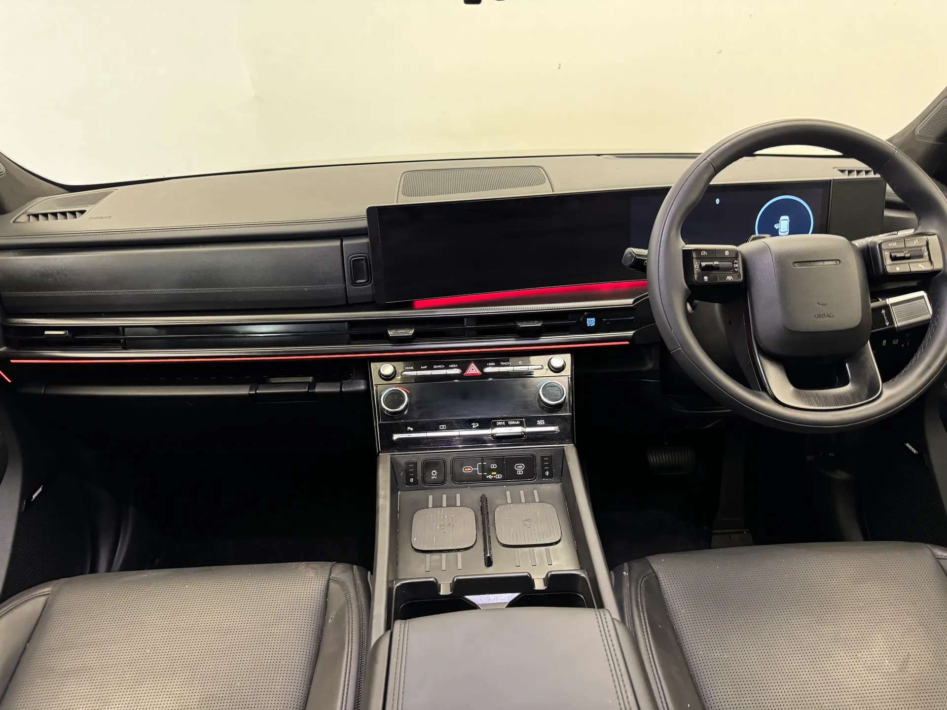 A 2025 HYUNDAI SANTA FE 1.6 TGDi Hybrid Calligraphy 5dr 4WD Auto A 2025 HYUNDAI SANTA FE 1.6 TGDi Hybrid Calligraphy 5dr 4WD Auto
