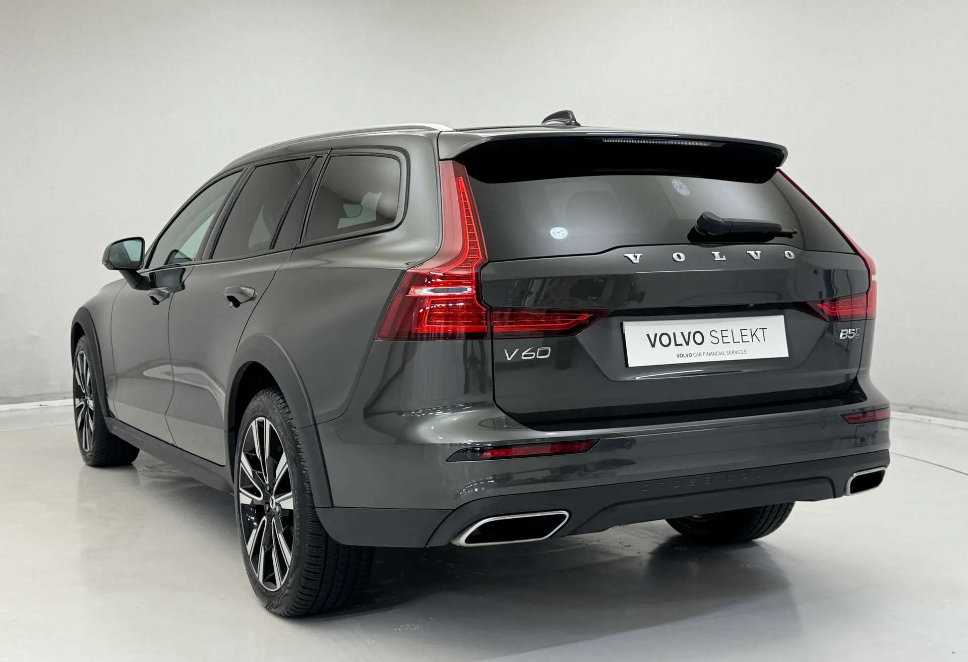 2021 VOLVO V60 2021 VOLVO V60