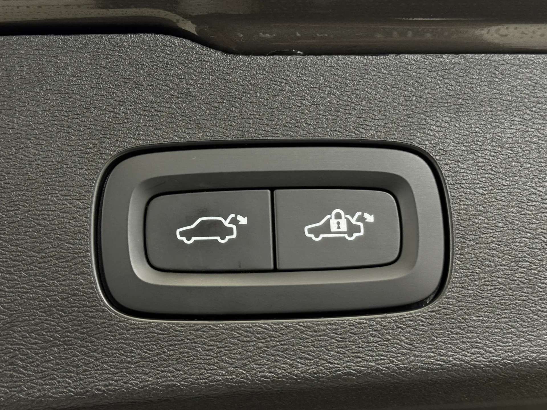 2021 VOLVO V60 2021 VOLVO V60