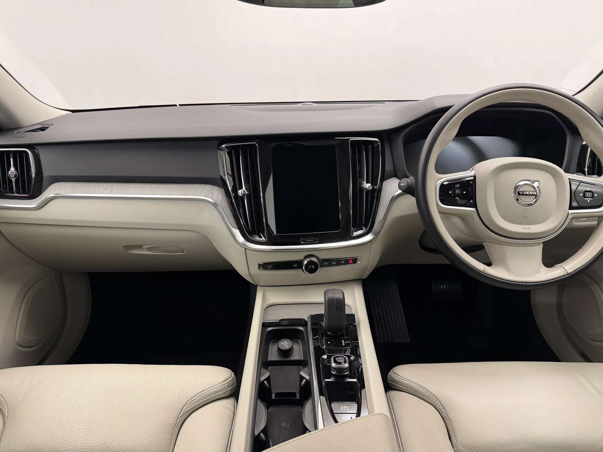 2021 VOLVO V60 2021 VOLVO V60