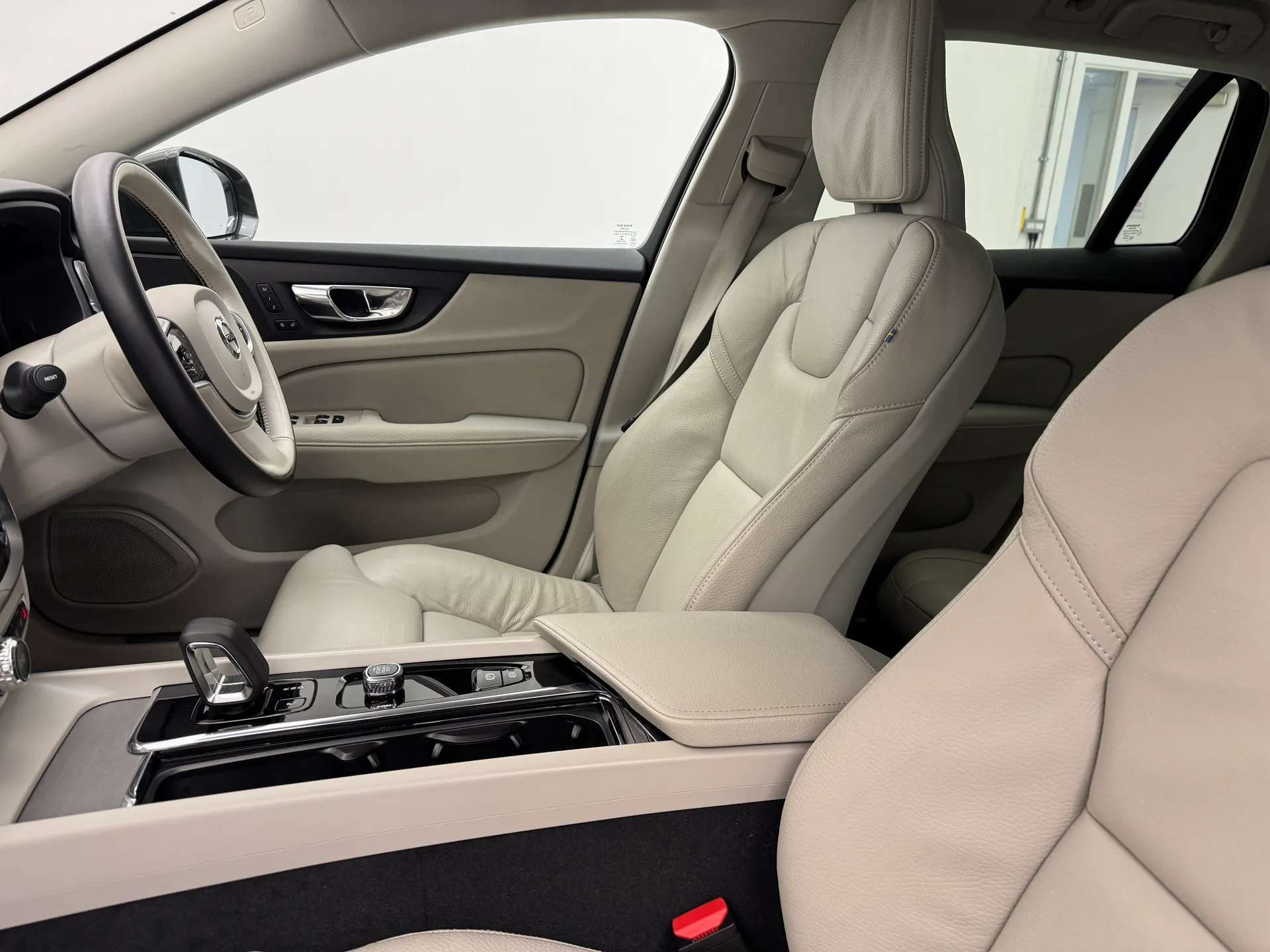 2021 VOLVO V60 2021 VOLVO V60