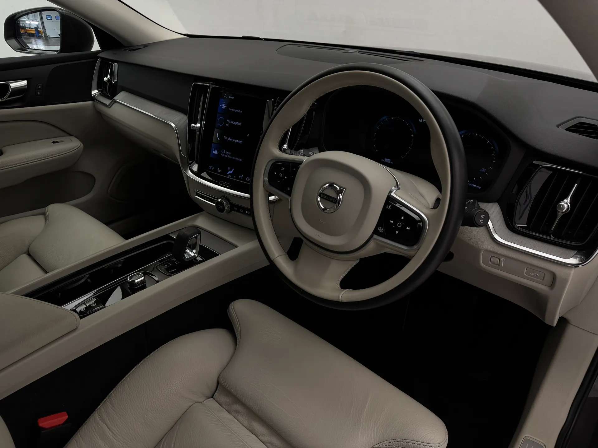 2021 VOLVO V60 2021 VOLVO V60