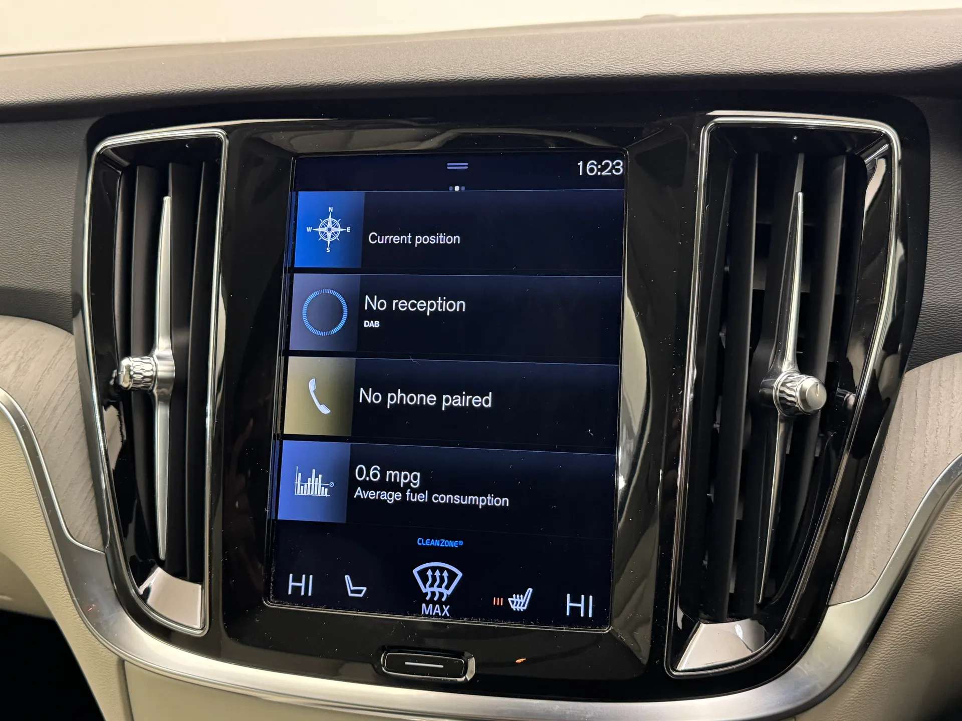 2021 VOLVO V60 2021 VOLVO V60