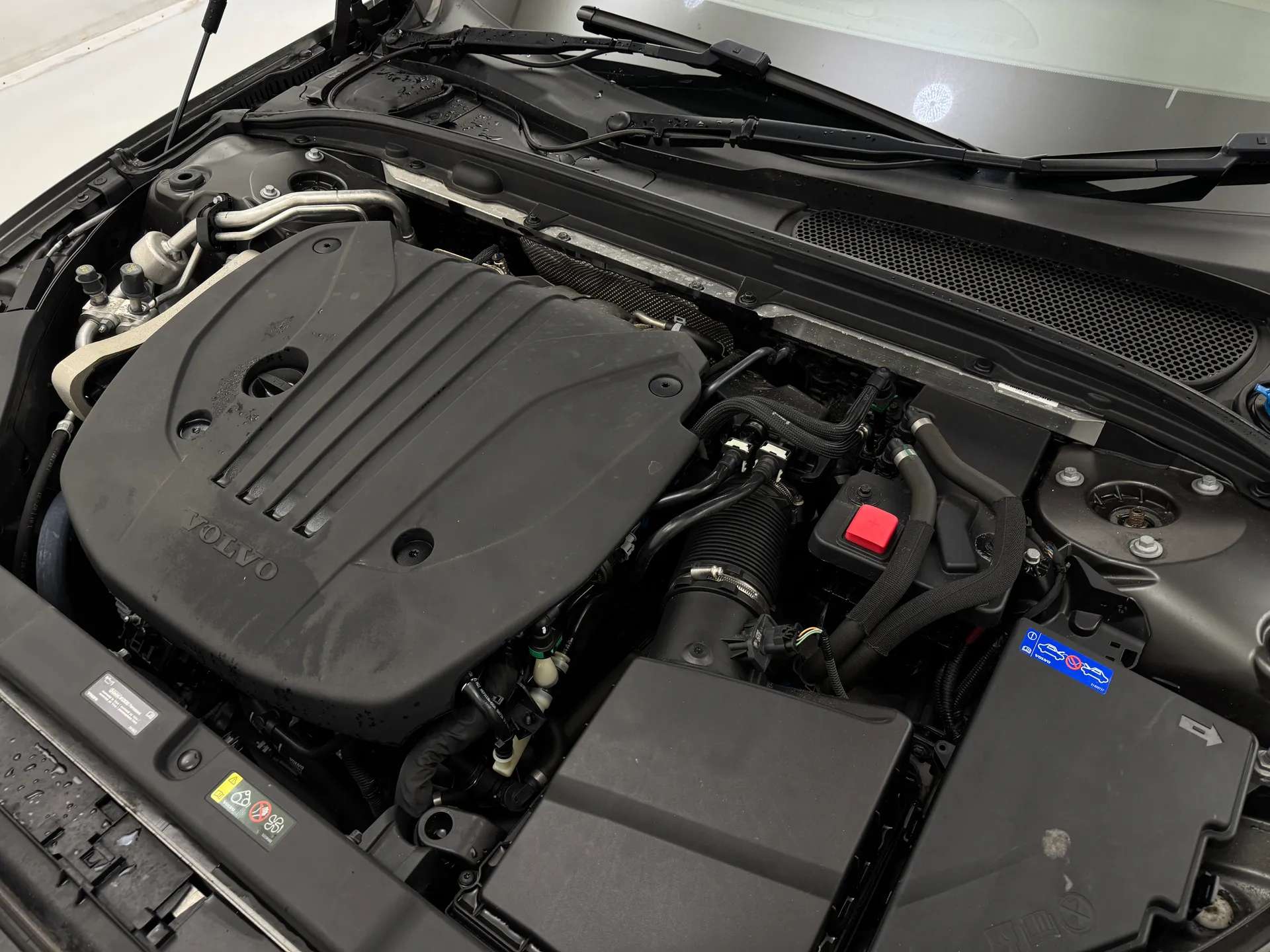 2021 VOLVO V60 2021 VOLVO V60