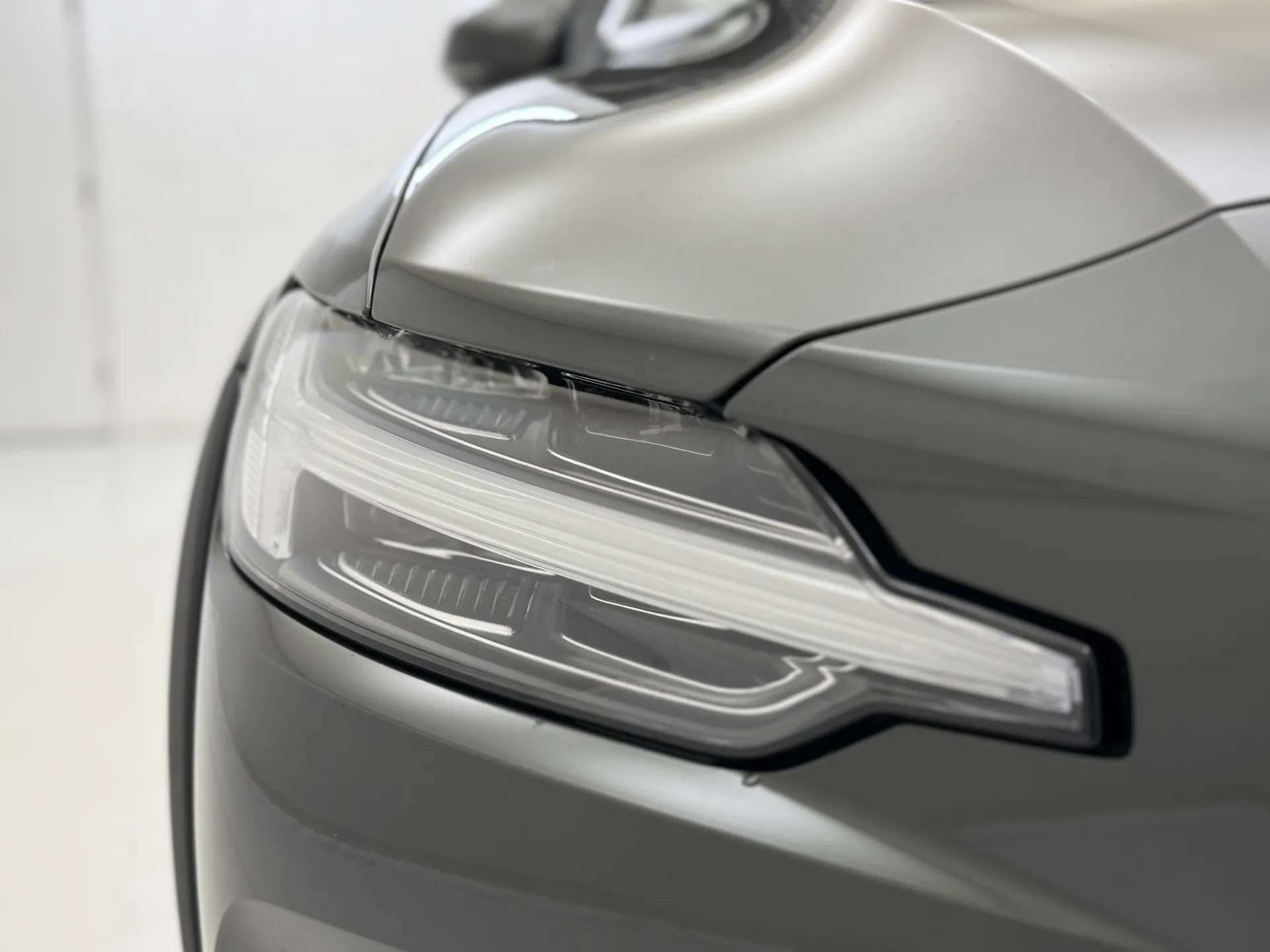 2021 VOLVO V60 2021 VOLVO V60