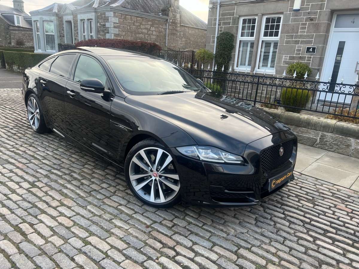 Check out this Jaguar Xj 2016 Diesel Automatic