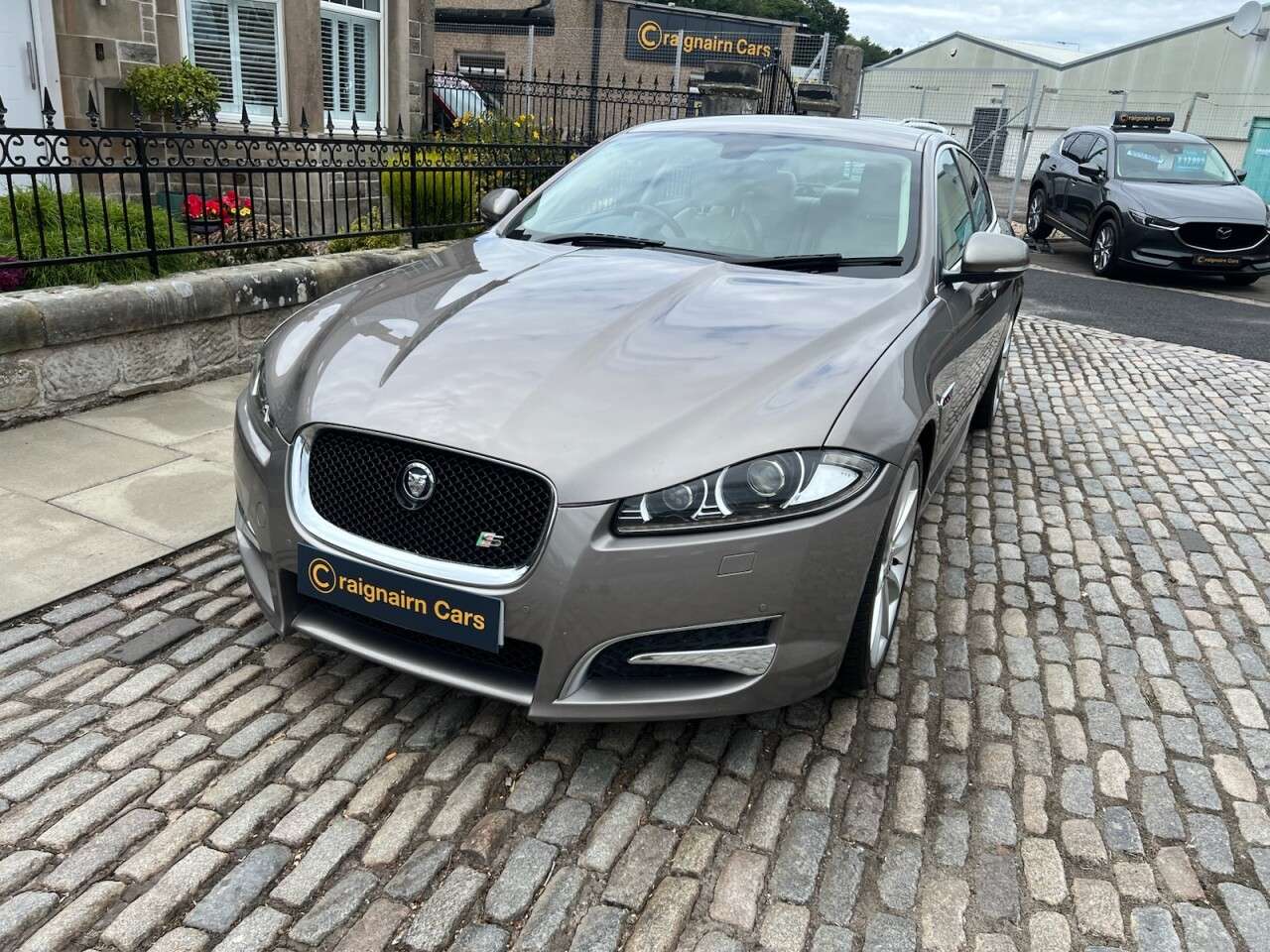 A 2013 JAGUAR XF 3.0L V6 S PORTFOLIO 4d AUTO 275 BHP A 2013 JAGUAR XF 3.0L V6 S PORTFOLIO 4d AUTO 275 BHP