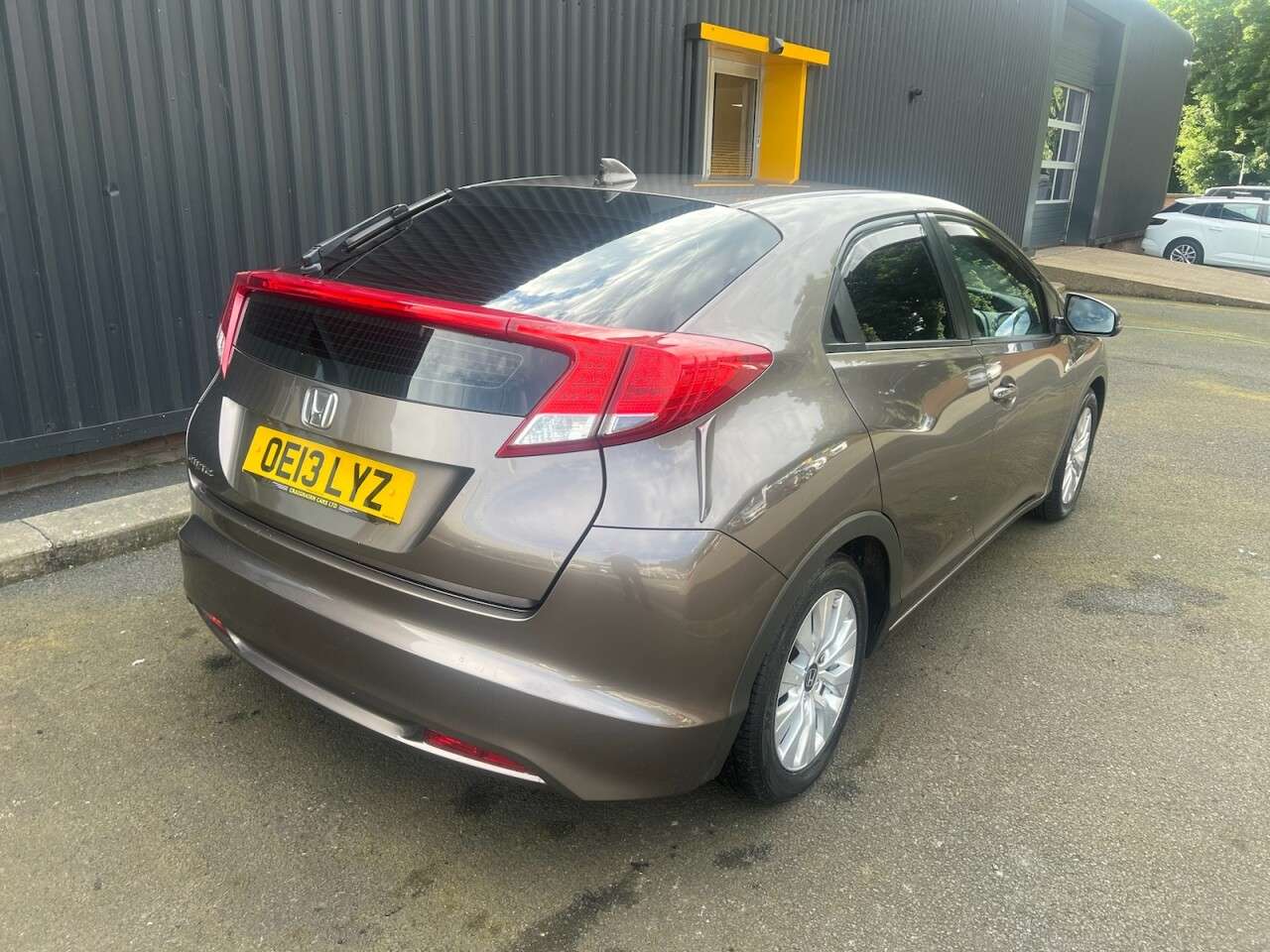 A 2013 HONDA CIVIC 1.6 I-DTEC ES 5d 118 BHP over 100 cars in stock A 2013 HONDA CIVIC 1.6 I-DTEC ES 5d 118 BHP over 100 cars in stock