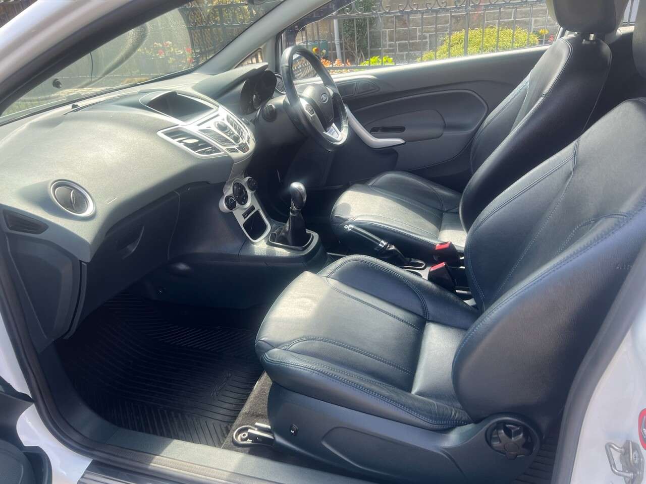 2011 FORD FIESTA 2011 FORD FIESTA