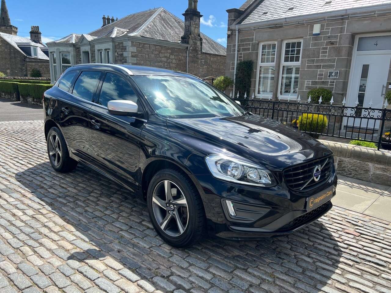 A 2013 VOLVO XC60 2.4L D4 R-DESIGN AWD 5d 161 BHP A 2013 VOLVO XC60 2.4L D4 R-DESIGN AWD 5d 161 BHP