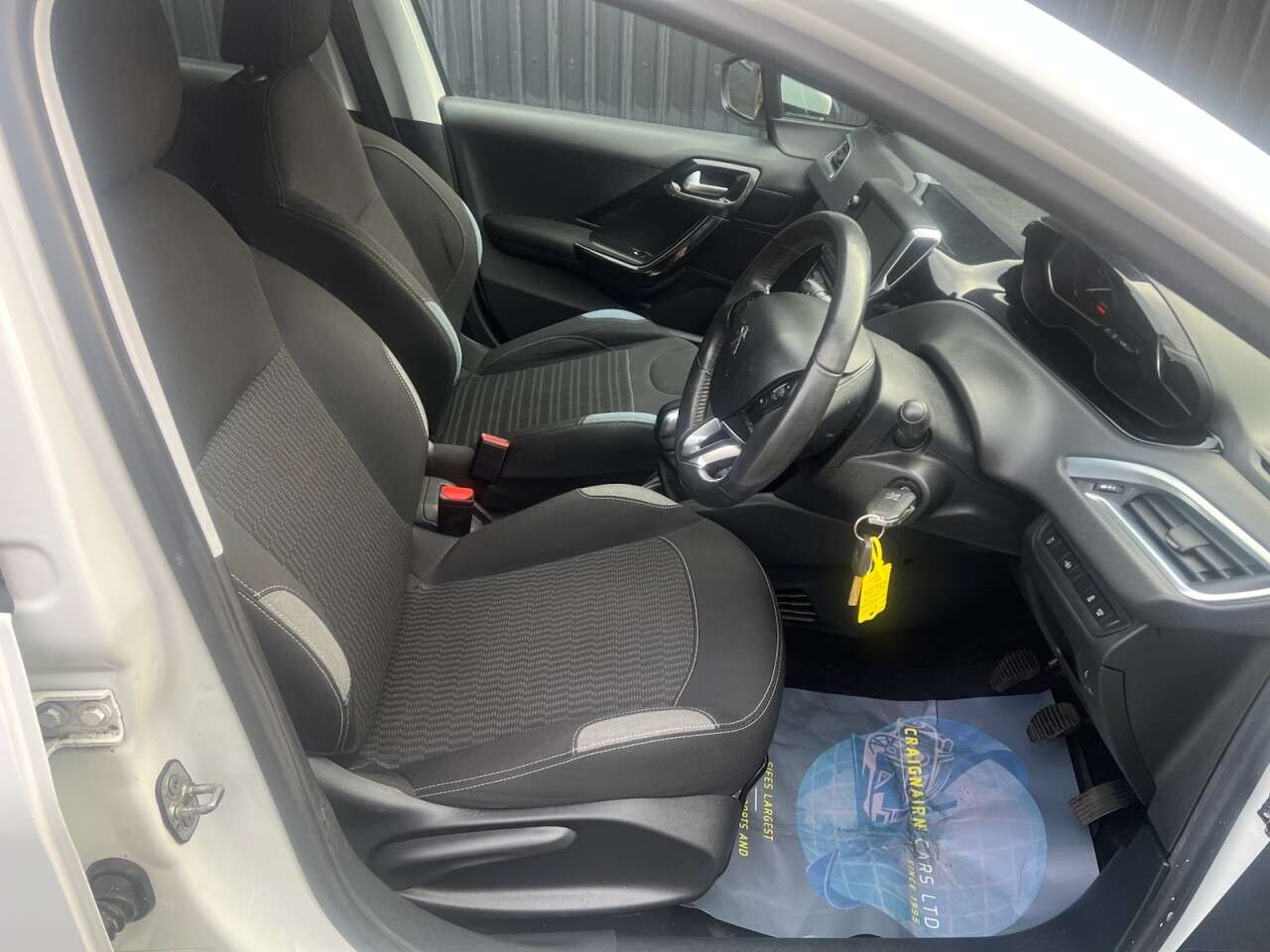 A null PEUGEOT 208 1.6 E-HDI ALLURE 5d 92 BHP Over 100 cars in stock A null PEUGEOT 208 1.6 E-HDI ALLURE 5d 92 BHP Over 100 cars in stock