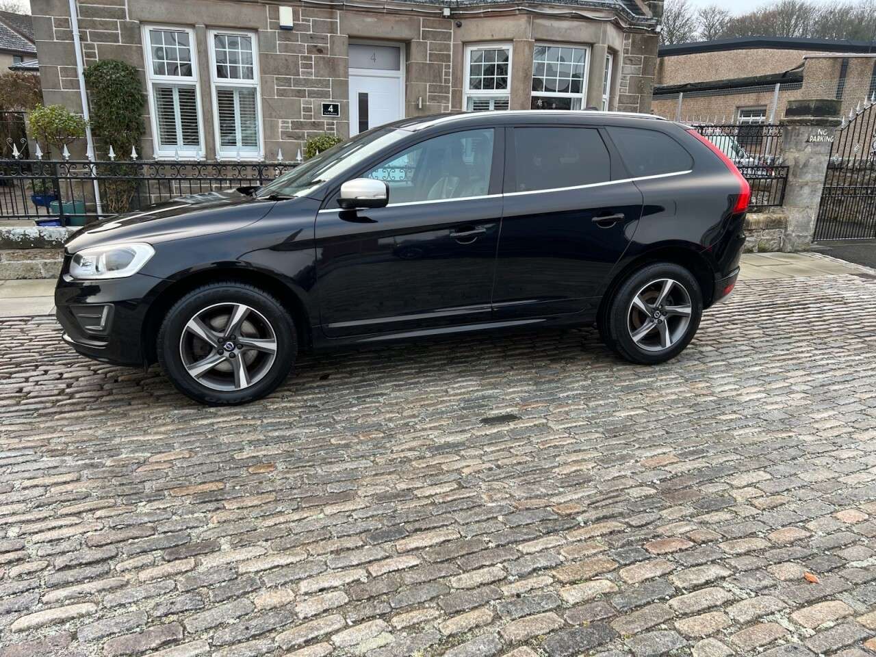 null VOLVO XC60 null VOLVO XC60