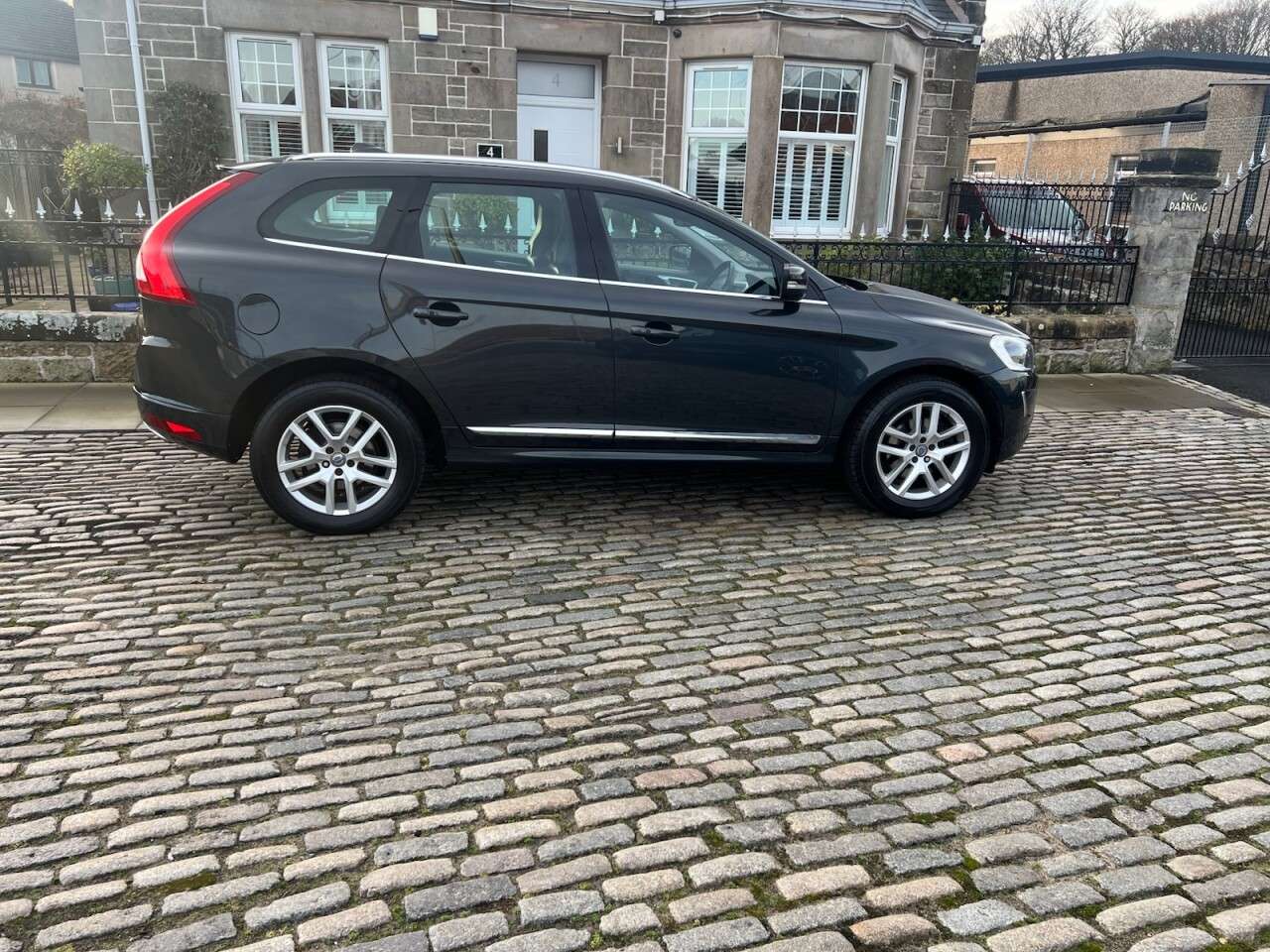 2016 VOLVO XC60 2016 VOLVO XC60