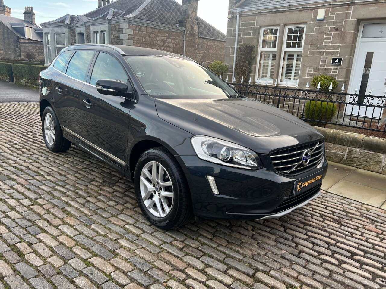 A 2016 VOLVO XC60 2.4 D5 SE Lux Nav SUV 5dr Diesel Manual AWD Euro 6 (s/s) (220 ps) A 2016 VOLVO XC60 2.4 D5 SE Lux Nav SUV 5dr Diesel Manual AWD Euro 6 (s/s) (220 ps)