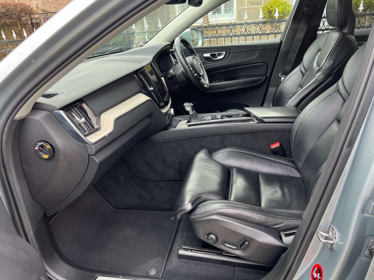 2017 VOLVO XC60 2017 VOLVO XC60