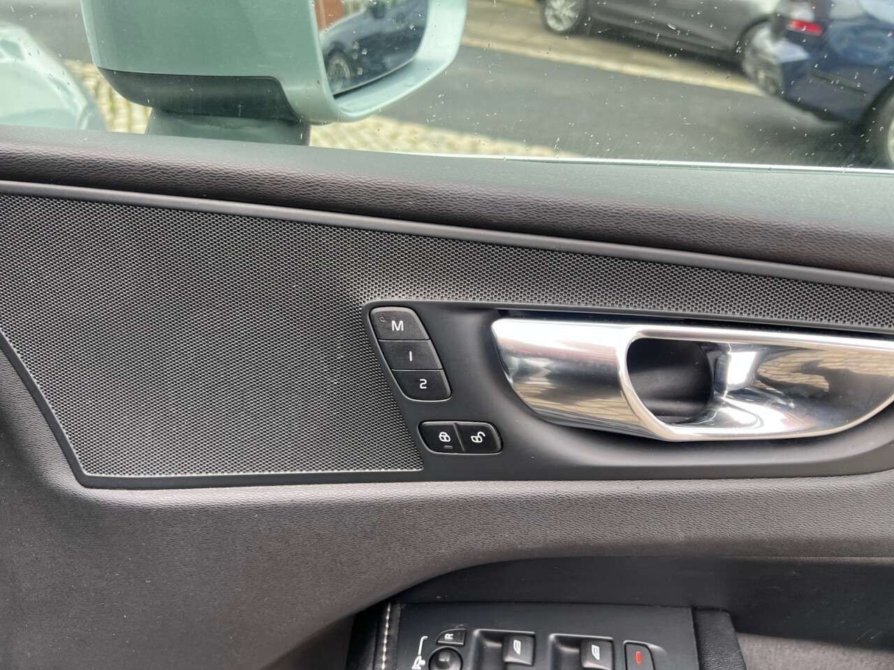 2017 VOLVO XC60 2017 VOLVO XC60