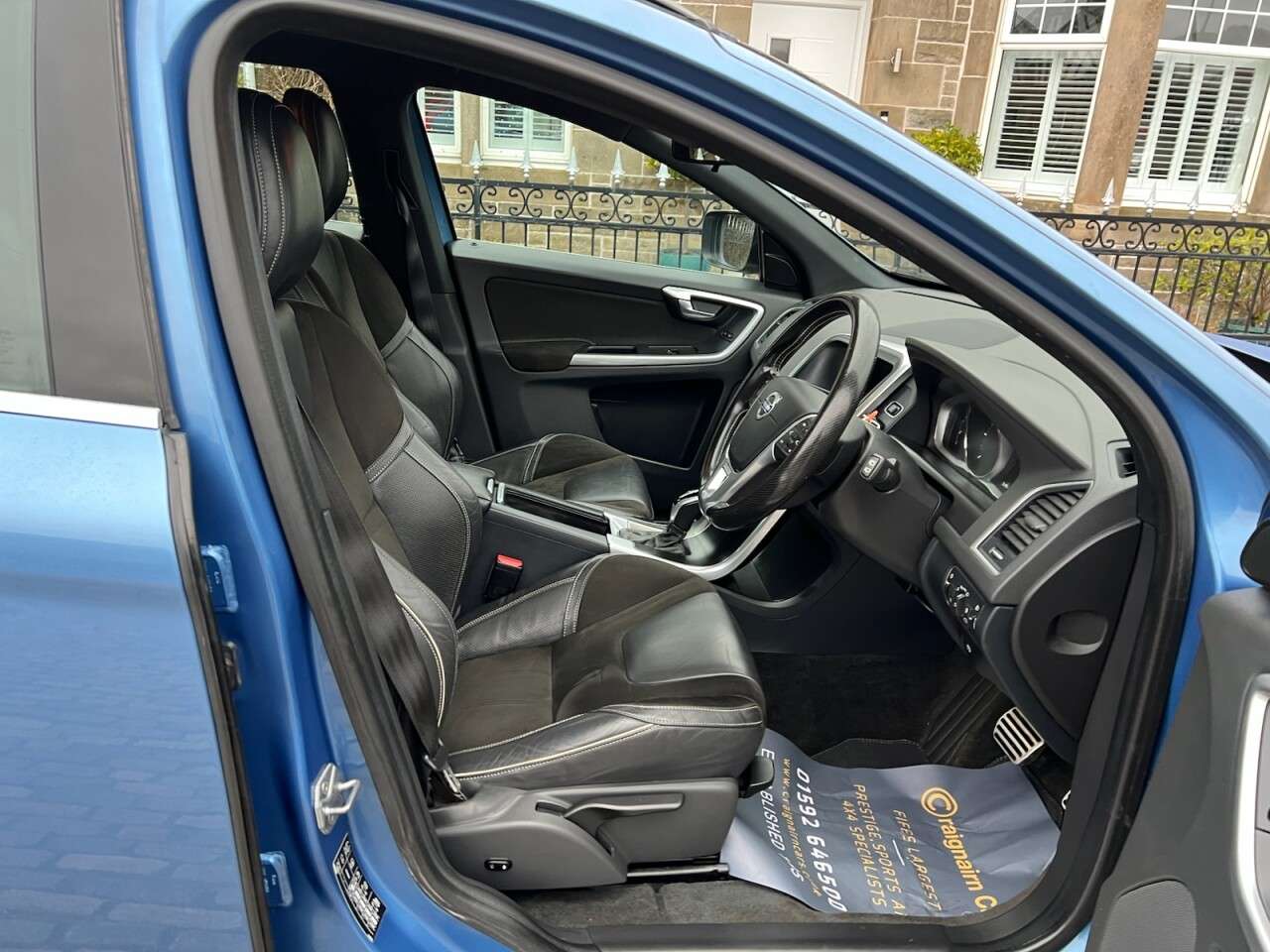 A 2016 VOLVO XC60 2.0 D4 R-Design Nav SUV 5dr Diesel Auto Euro 6 (s/s) (190 ps) A 2016 VOLVO XC60 2.0 D4 R-Design Nav SUV 5dr Diesel Auto Euro 6 (s/s) (190 ps)