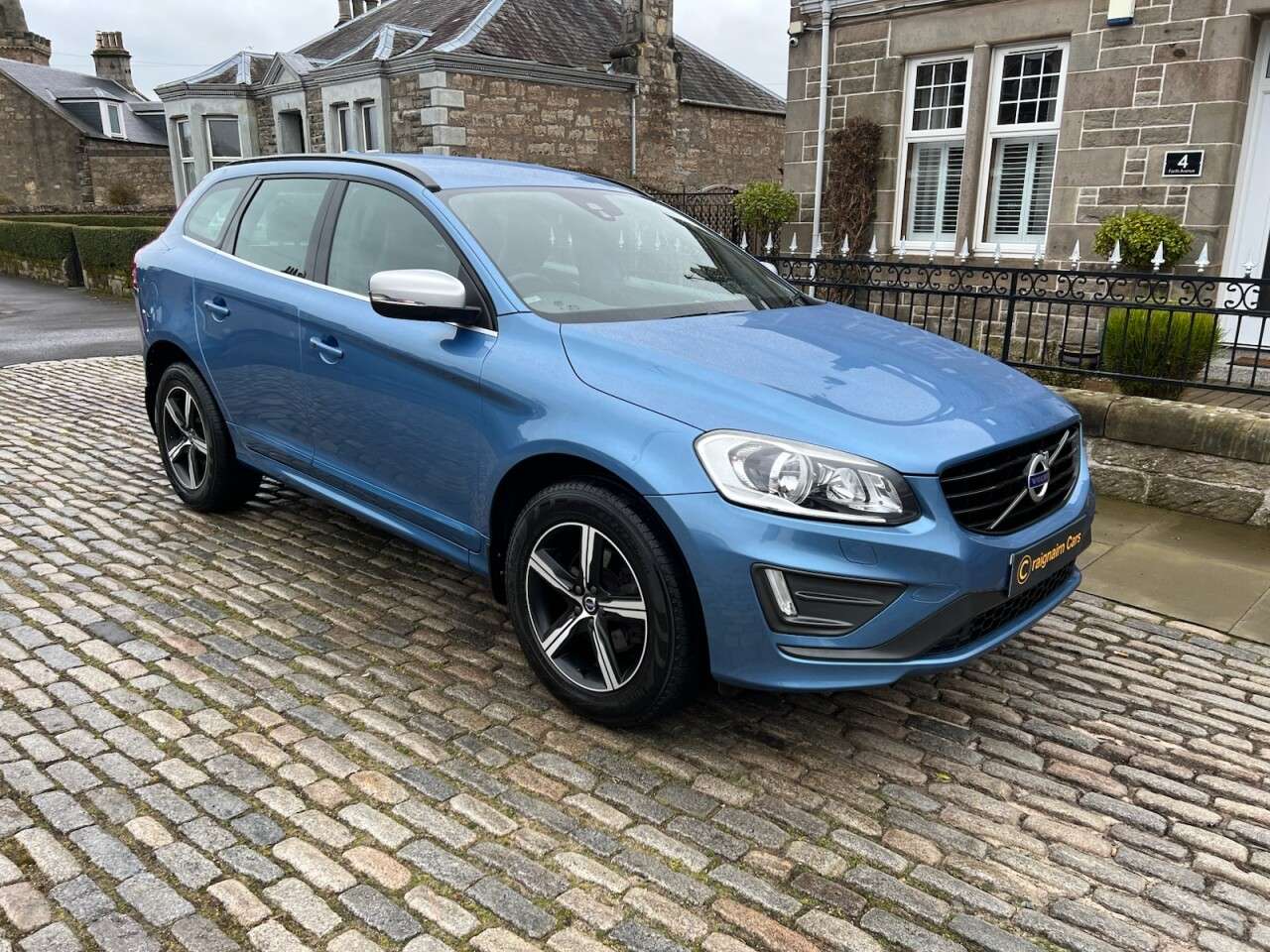 A 2016 VOLVO XC60 2.0 D4 R-Design Nav SUV 5dr Diesel Auto Euro 6 (s/s) (190 ps) A 2016 VOLVO XC60 2.0 D4 R-Design Nav SUV 5dr Diesel Auto Euro 6 (s/s) (190 ps)