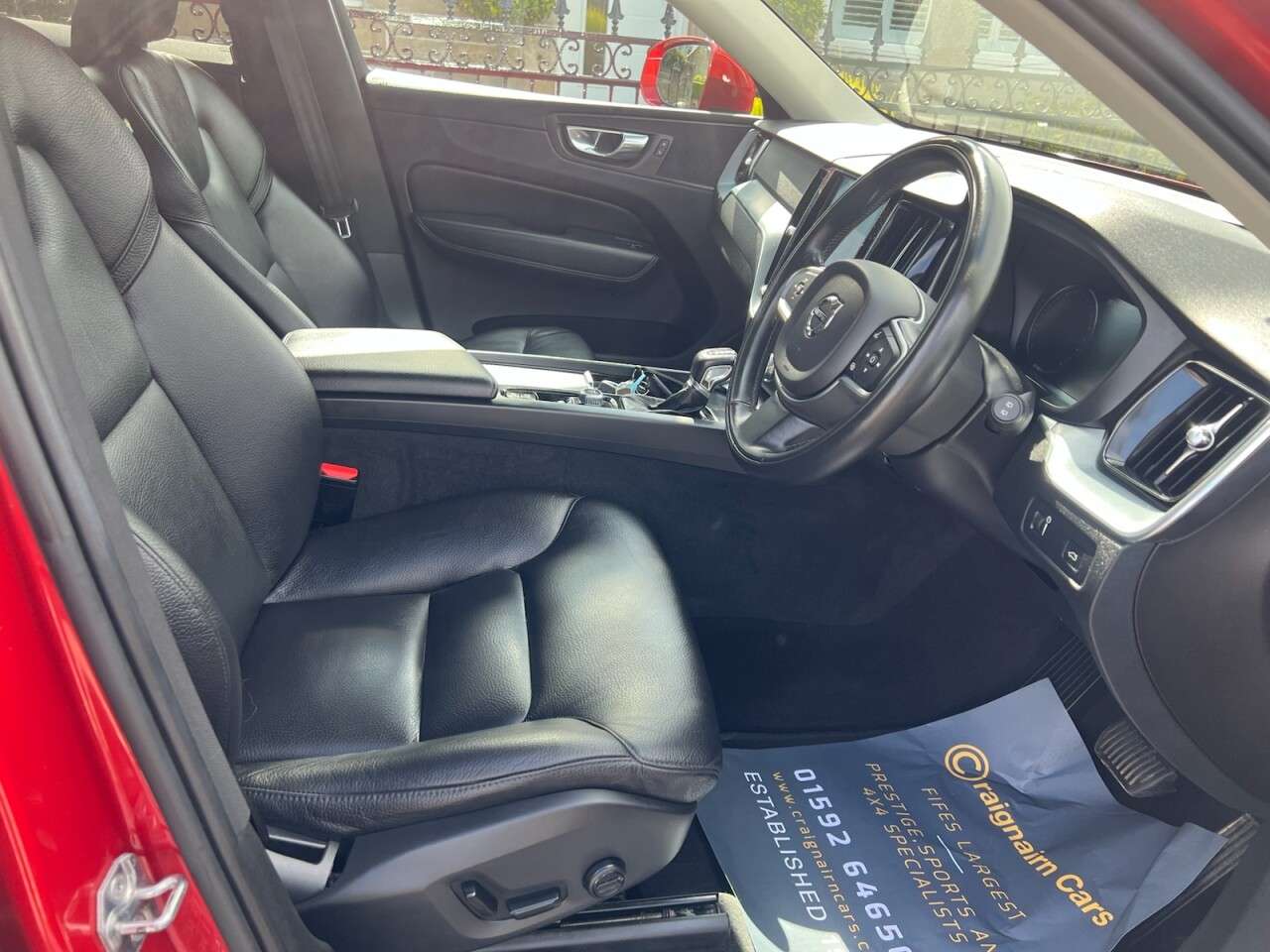 A 2019 VOLVO XC60 2.0 D4 Momentum Pro SUV 5dr Diesel Auto AWD Euro 6 (s/s) (190 ps) A 2019 VOLVO XC60 2.0 D4 Momentum Pro SUV 5dr Diesel Auto AWD Euro 6 (s/s) (190 ps)