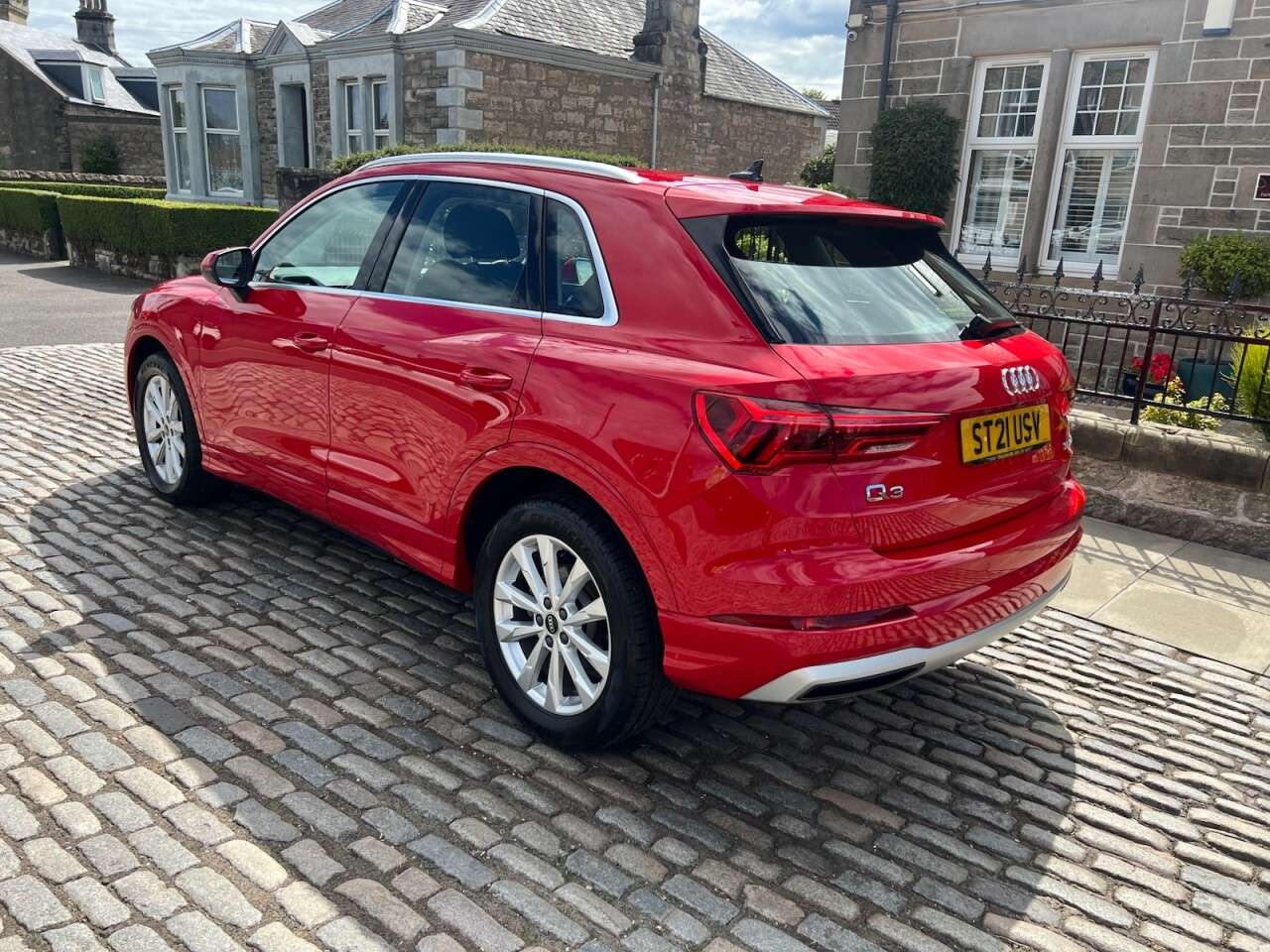 A 2021 AUDI Q3 1.5 TFSI CoD 35 Sport SUV 5dr Petrol S Tronic Euro 6 (s/s) (150 ps) A 2021 AUDI Q3 1.5 TFSI CoD 35 Sport SUV 5dr Petrol S Tronic Euro 6 (s/s) (150 ps)