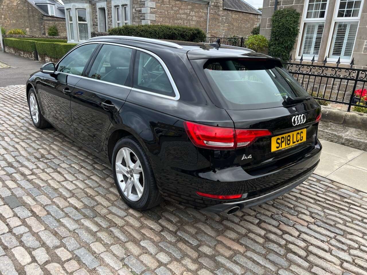 A 2018 AUDI A4 AVANT 2.0 TFSI Sport Estate 5dr Petrol S Tronic Euro 6 (s/s) (190 ps) A 2018 AUDI A4 AVANT 2.0 TFSI Sport Estate 5dr Petrol S Tronic Euro 6 (s/s) (190 ps)