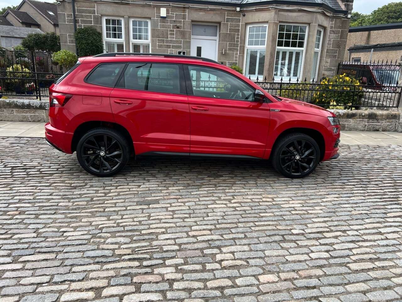 A 2020 SKODA KAROQ 2.0 TDI SportLine SUV 5dr Diesel Manual Euro 6 (s/s) (150 ps) A 2020 SKODA KAROQ 2.0 TDI SportLine SUV 5dr Diesel Manual Euro 6 (s/s) (150 ps)