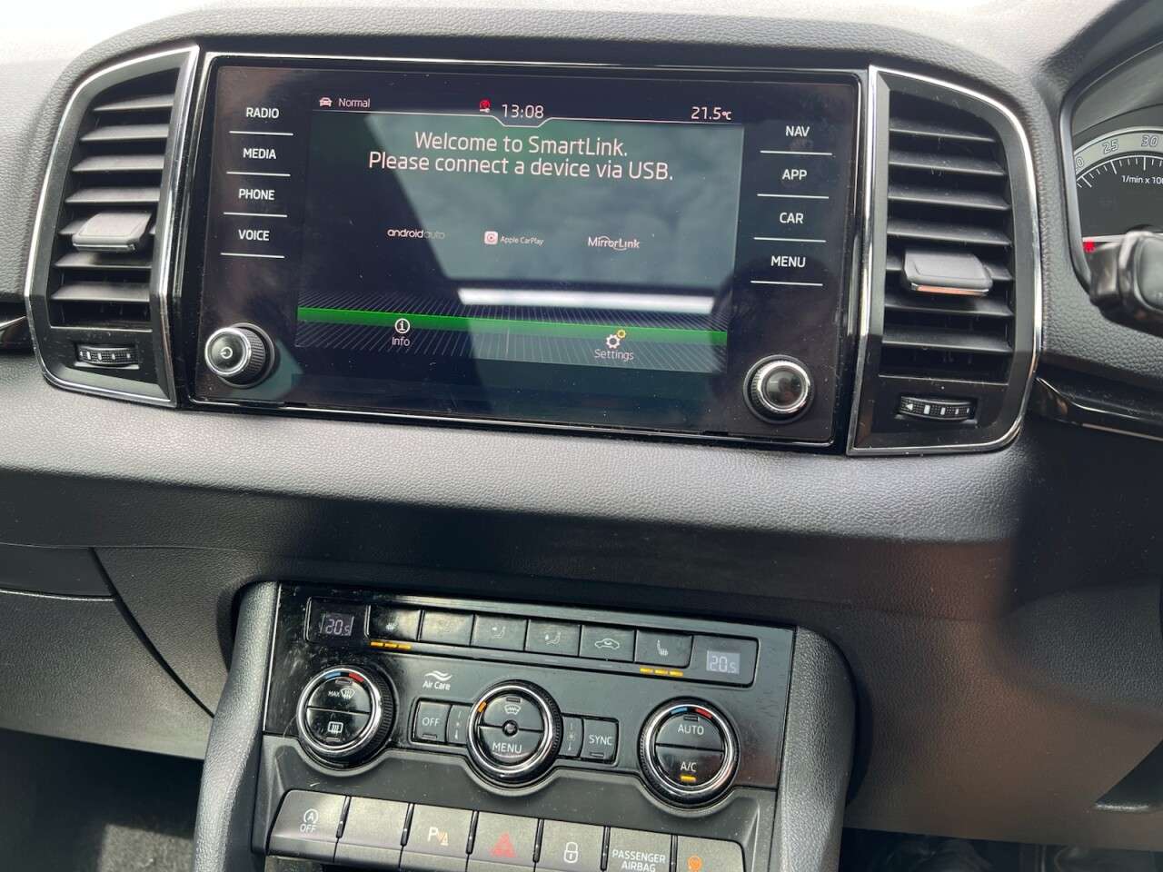 2020 SKODA KAROQ 2020 SKODA KAROQ