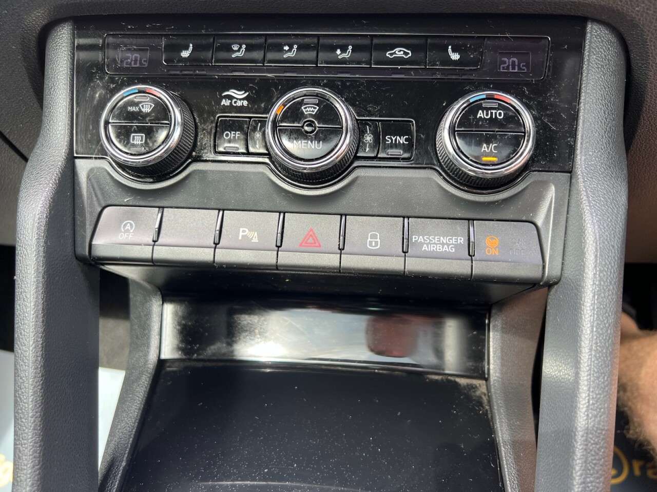 2020 SKODA KAROQ 2020 SKODA KAROQ