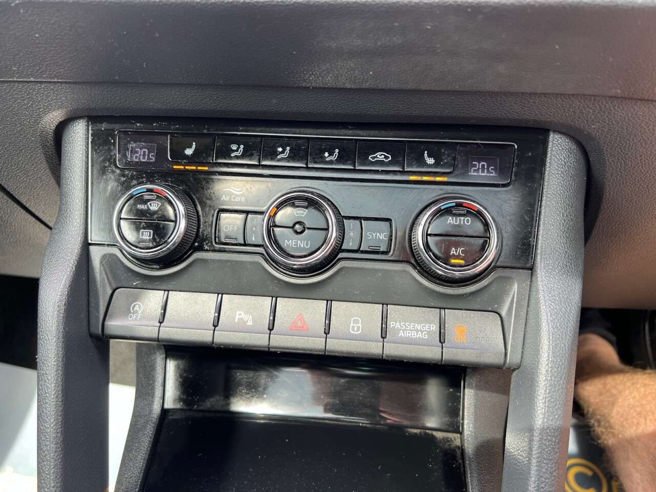 2020 SKODA KAROQ 2020 SKODA KAROQ