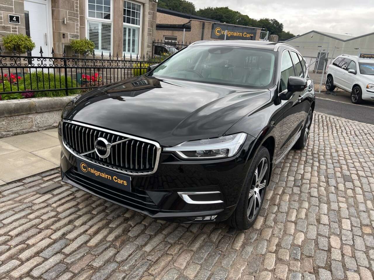 A 2018 VOLVO XC60 2.0 D4 Inscription Pro SUV 5dr Diesel Auto AWD Euro 6 (s/s) (190 ps) A 2018 VOLVO XC60 2.0 D4 Inscription Pro SUV 5dr Diesel Auto AWD Euro 6 (s/s) (190 ps)