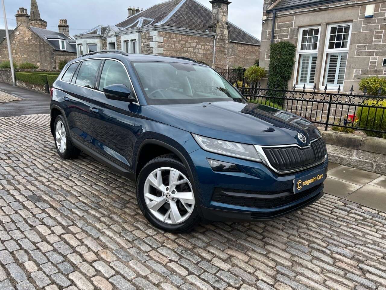 A 2017 SKODA KODIAQ 2.0 TSI SE L SUV 5dr Petrol DSG 4WD Euro 6 (s/s) (7 Seat) (180 ps) A 2017 SKODA KODIAQ 2.0 TSI SE L SUV 5dr Petrol DSG 4WD Euro 6 (s/s) (7 Seat) (180 ps)