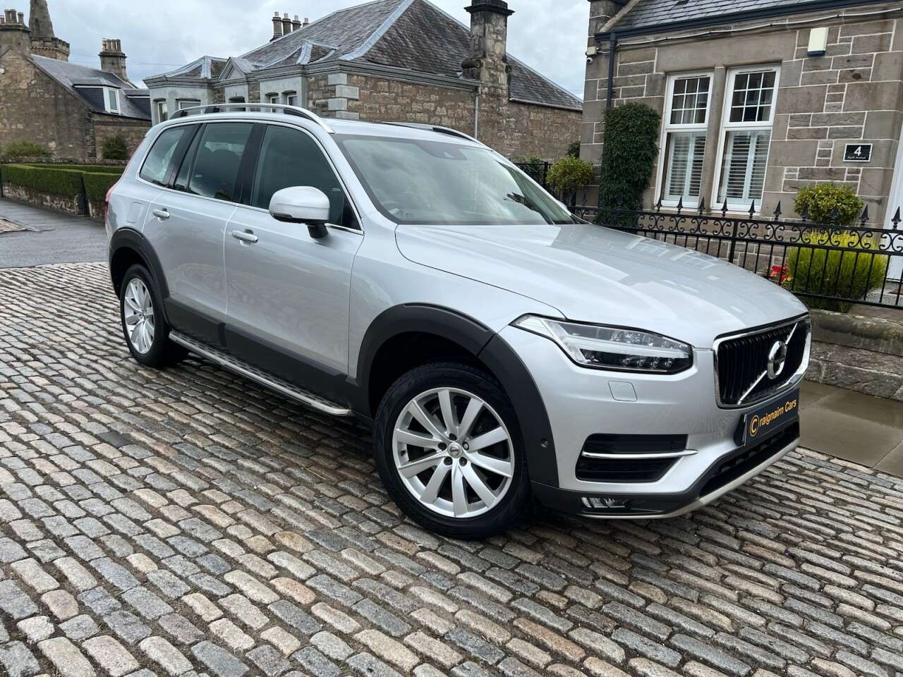 A 2016 VOLVO XC90 2.0 D5 Momentum SUV 5dr Diesel Geartronic 4WD Euro 6 (s/s) (225 ps) A 2016 VOLVO XC90 2.0 D5 Momentum SUV 5dr Diesel Geartronic 4WD Euro 6 (s/s) (225 ps)