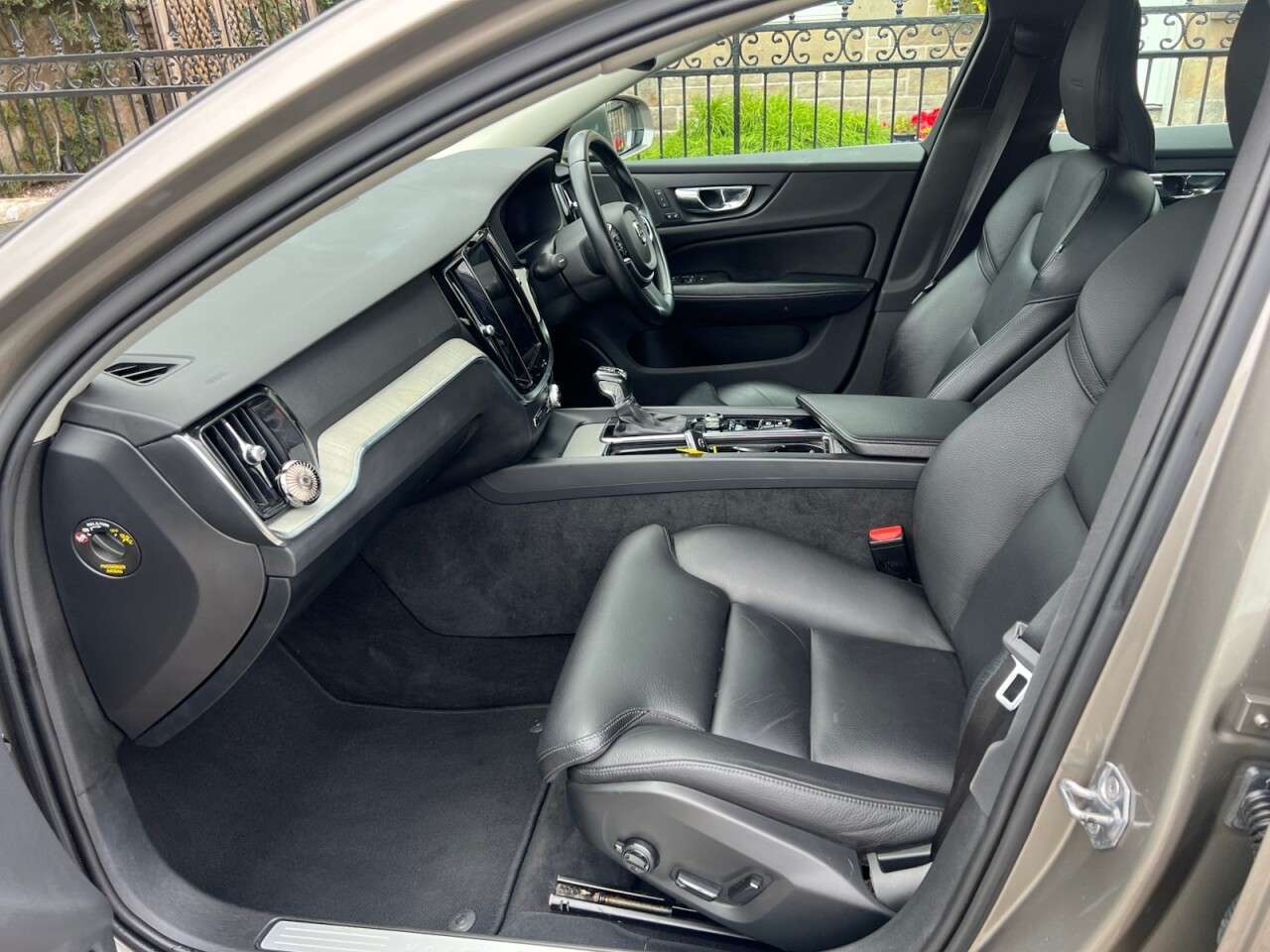 2019 VOLVO V60 2019 VOLVO V60