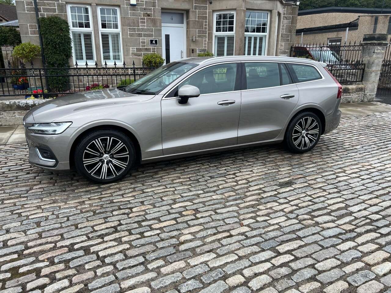 2019 VOLVO V60 2019 VOLVO V60