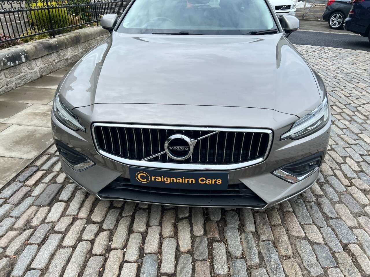 2019 VOLVO V60 2019 VOLVO V60