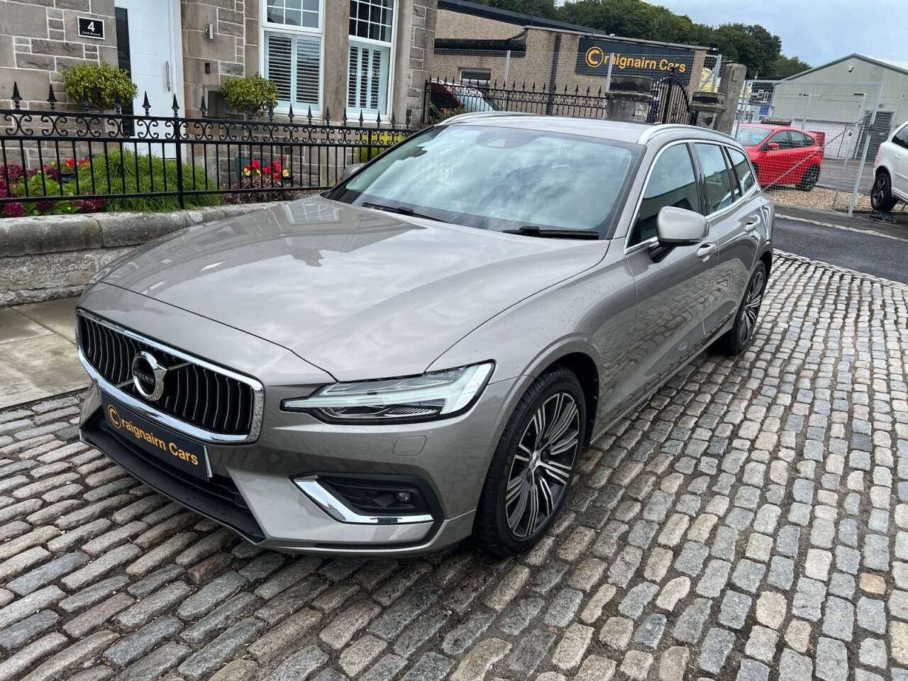 2019 VOLVO V60 2019 VOLVO V60