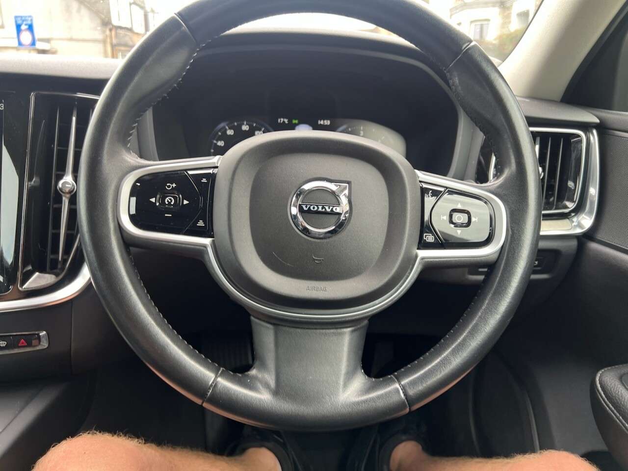 2019 VOLVO V60 2019 VOLVO V60