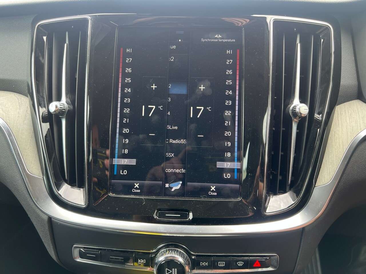 2019 VOLVO V60 2019 VOLVO V60