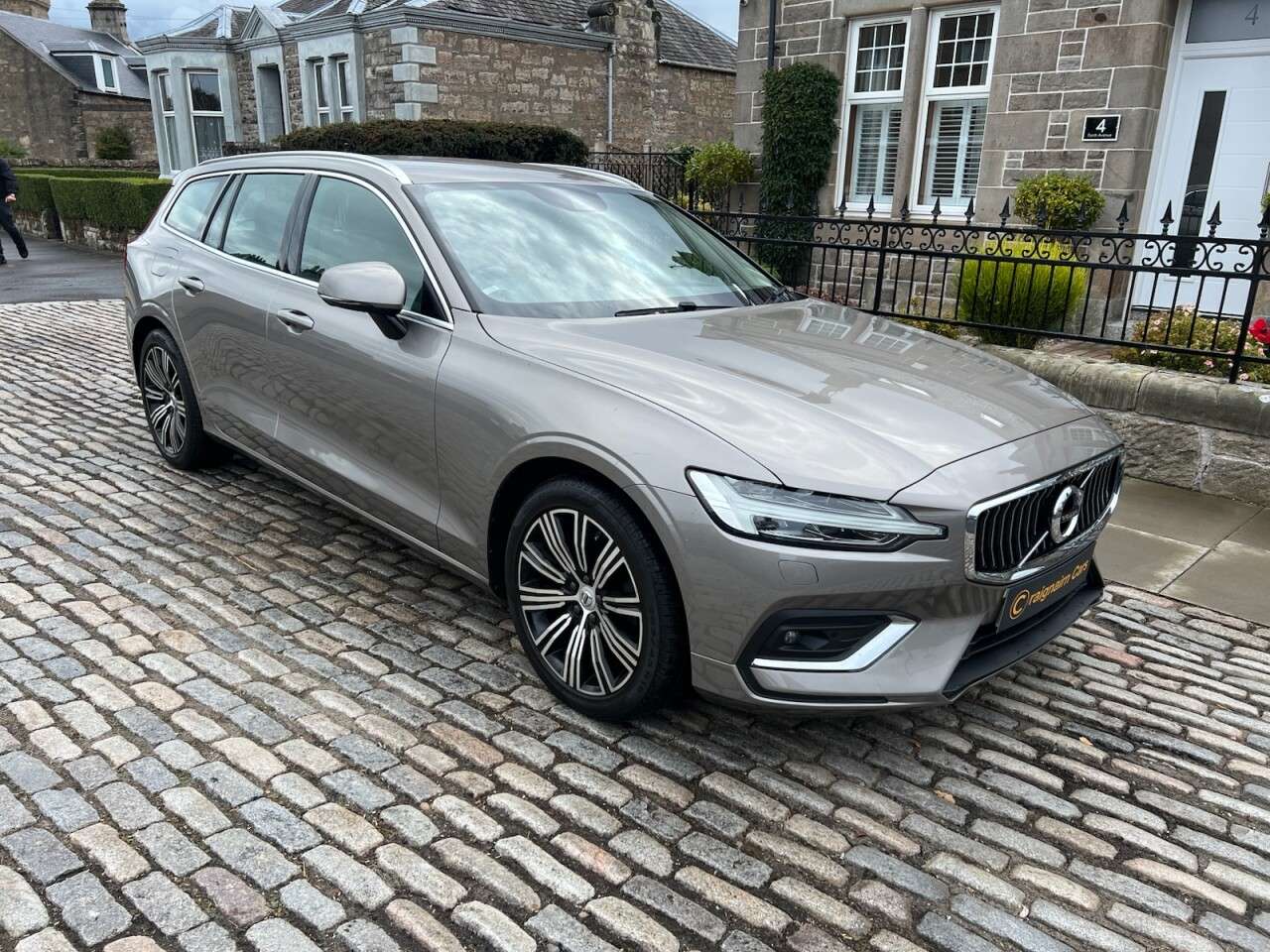 2019 VOLVO V60 2019 VOLVO V60