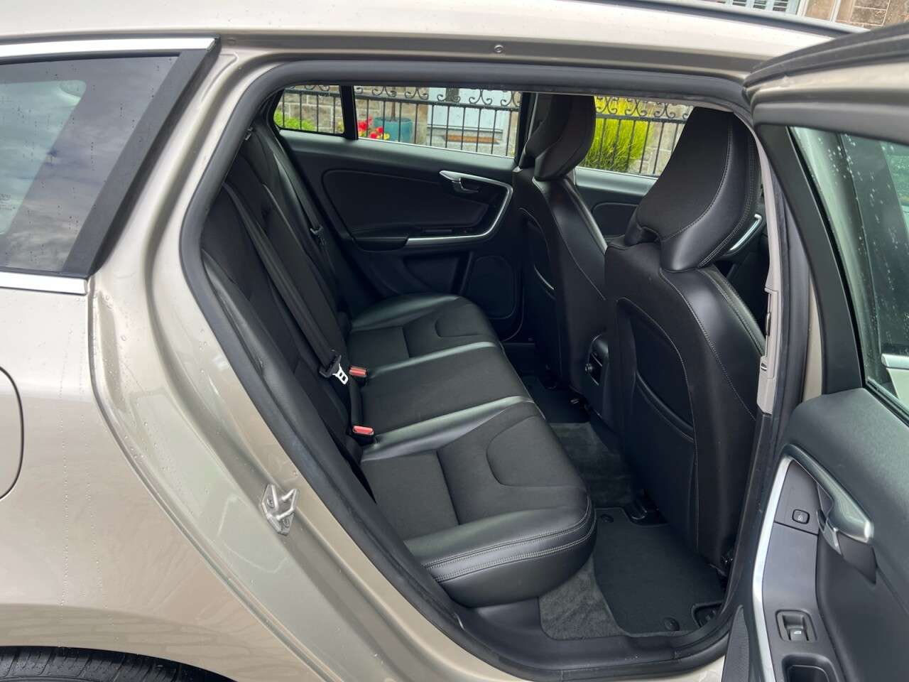 null VOLVO V60 null VOLVO V60