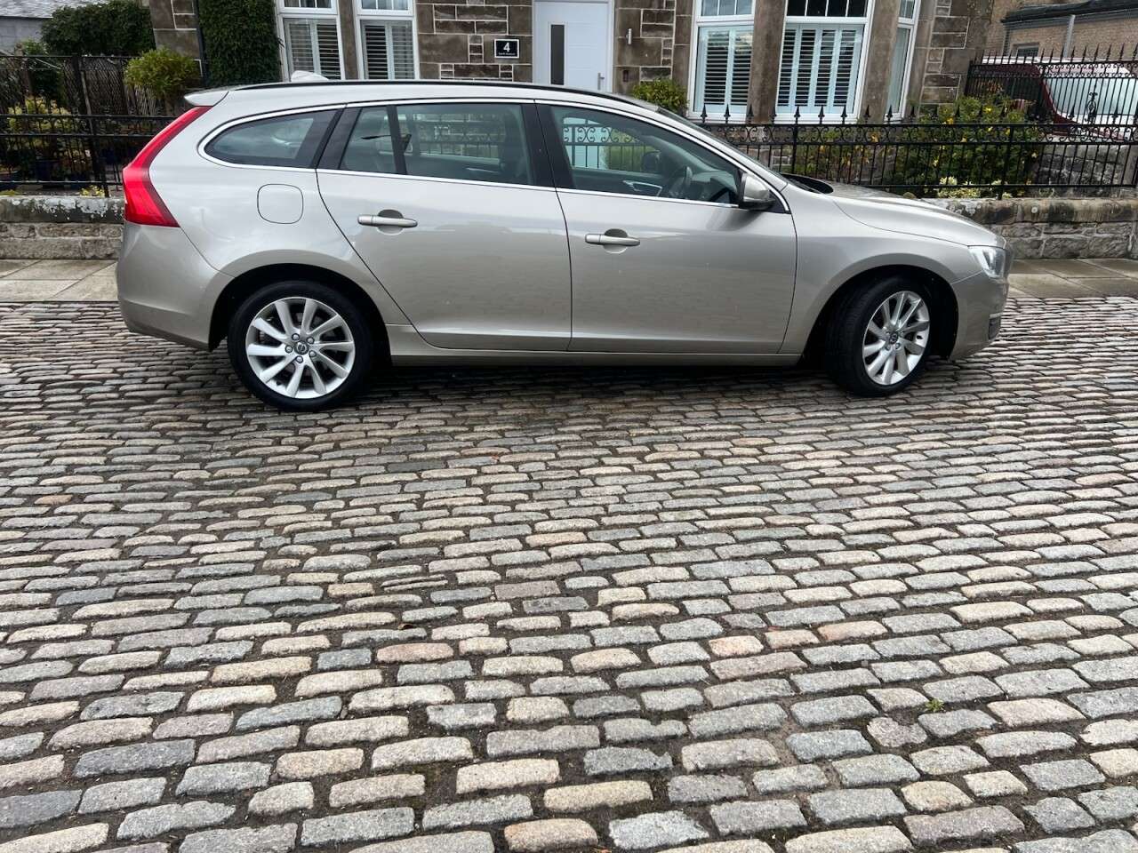 null VOLVO V60 null VOLVO V60