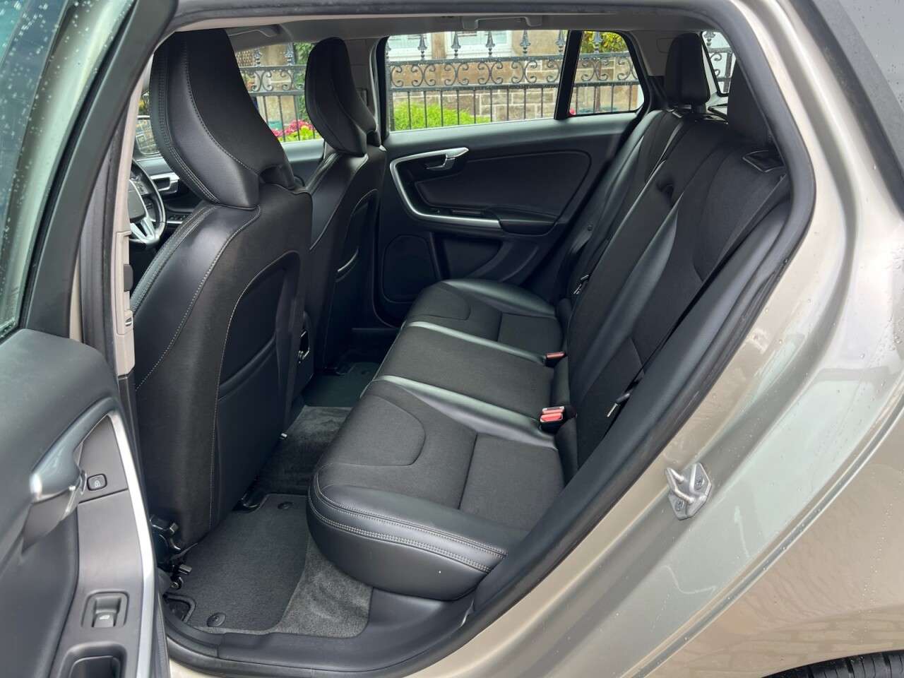 null VOLVO V60 null VOLVO V60