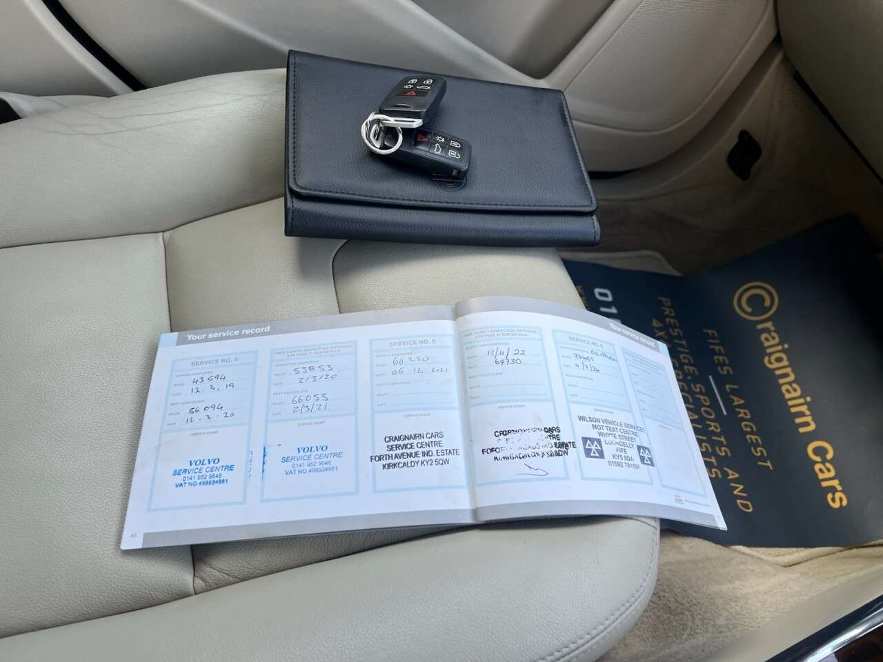 2015 VOLVO V60 2015 VOLVO V60