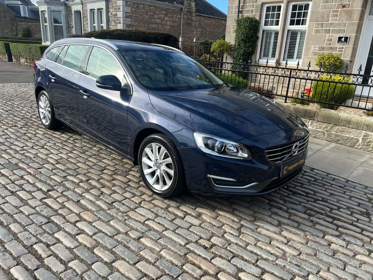 2015 VOLVO V60 2015 VOLVO V60