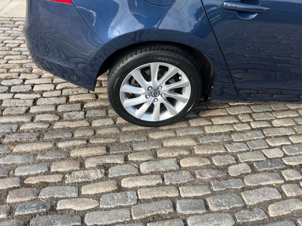 2015 VOLVO V60 2015 VOLVO V60