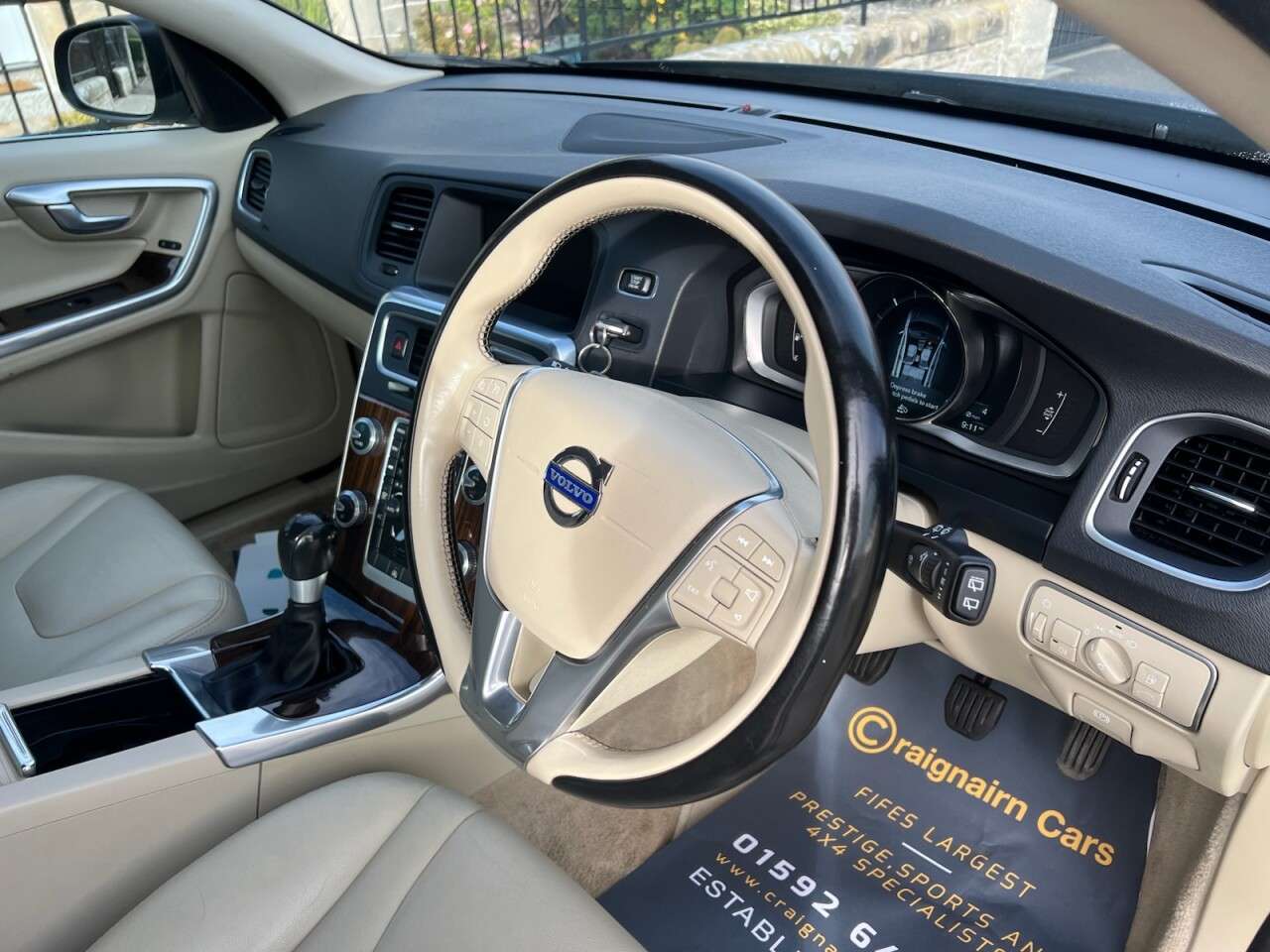 2015 VOLVO V60 2015 VOLVO V60
