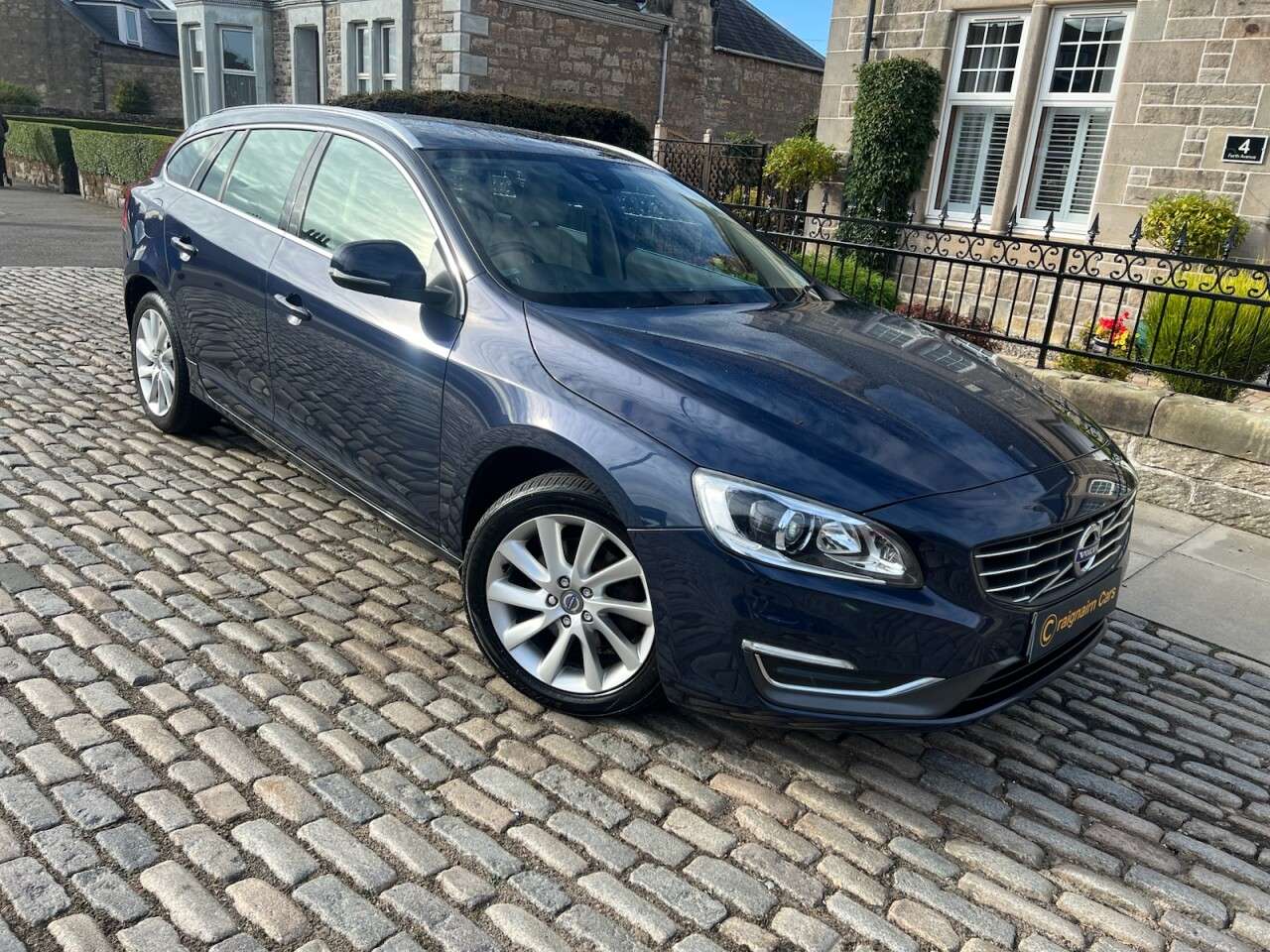 2015 VOLVO V60 2015 VOLVO V60