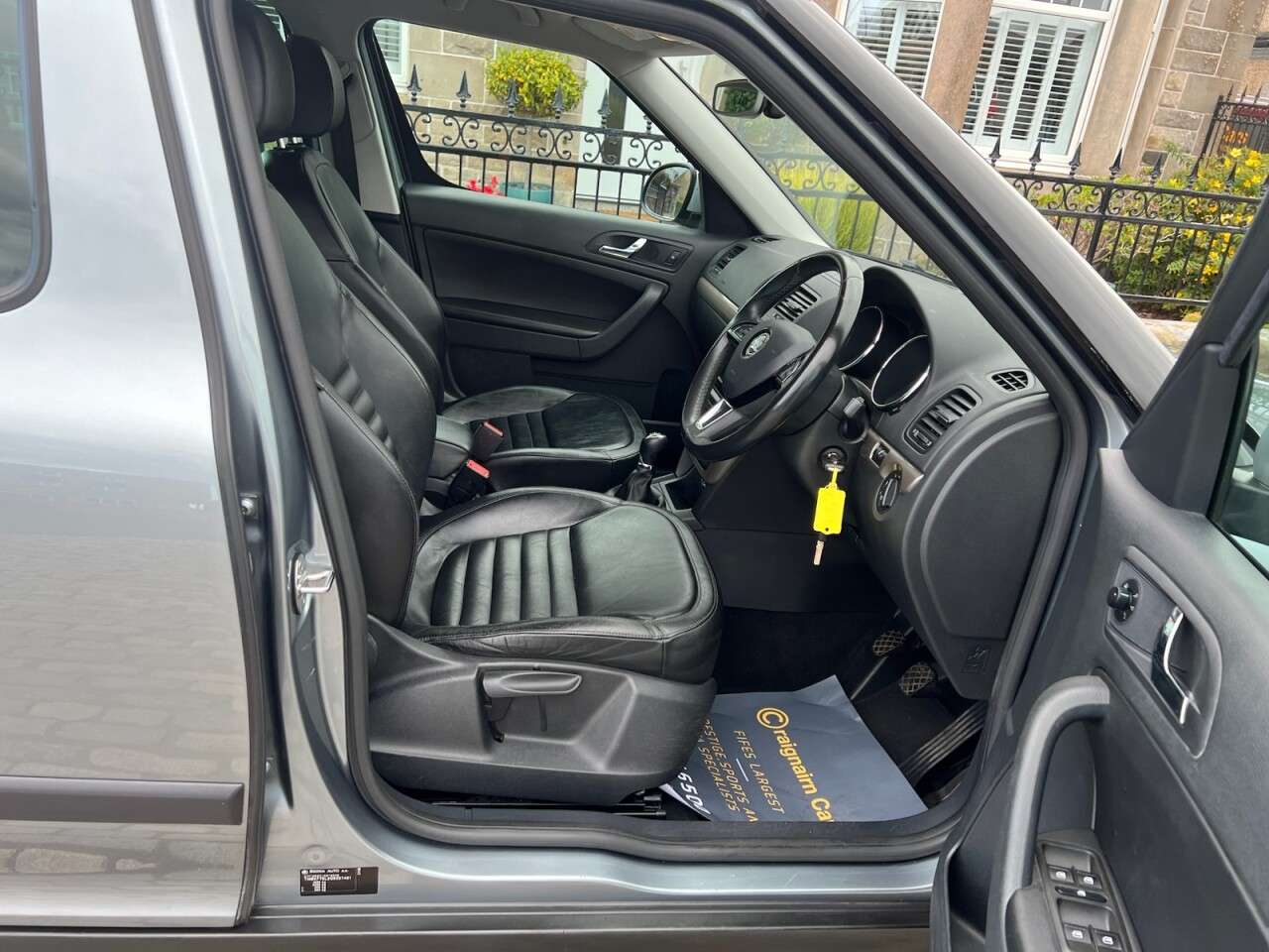 A 2016 SKODA YETI 1.2 TSI SE L Outdoor 5dr Petrol Manual Euro 6 (s/s) (110 ps) A 2016 SKODA YETI 1.2 TSI SE L Outdoor 5dr Petrol Manual Euro 6 (s/s) (110 ps)